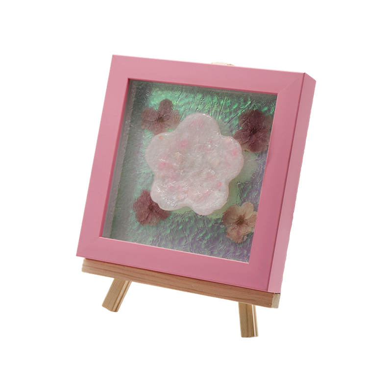 Lámpara de arte con marco de madera ámbar y ondulación de agua en flor de cerezo - Yozakura Rain